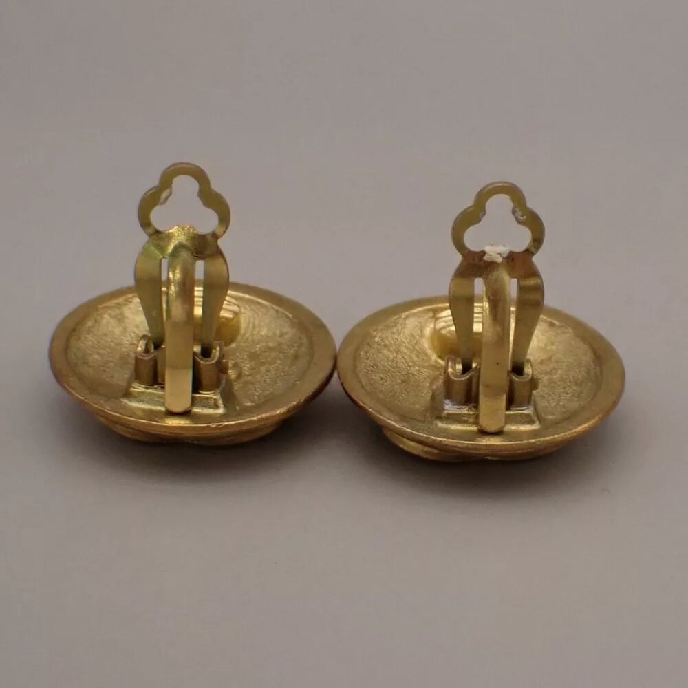 CHANEL CC Logo Round Button Earrings 95P Clip-On Gold GHW France Vintage 32RK782 - Picture 4 of 8